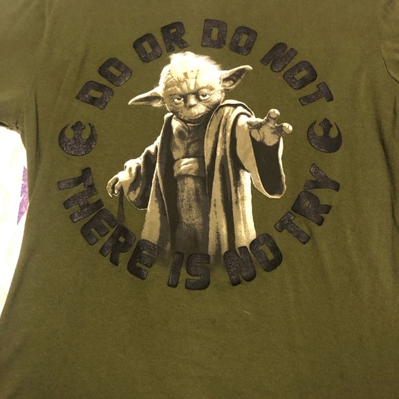 Rare Star Wars tee shirt! Amazing detail Disney size large - Picture 3 of 5